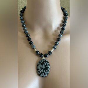 22-1/2 inch Snowflake Obsidian Gemstone bead necklace NWOT